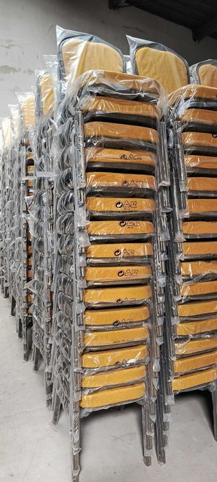 Krzesła Bankietowe tapicerowane, rama młotkowa, możliwość sztaplowania