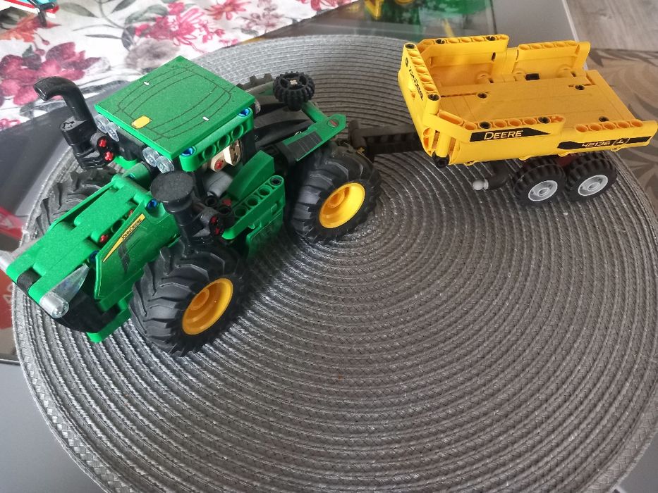 LEGO Technic 42136 Traktor John Deere