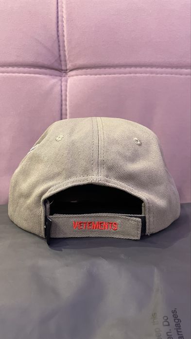 Кепка Vetements x Reebok