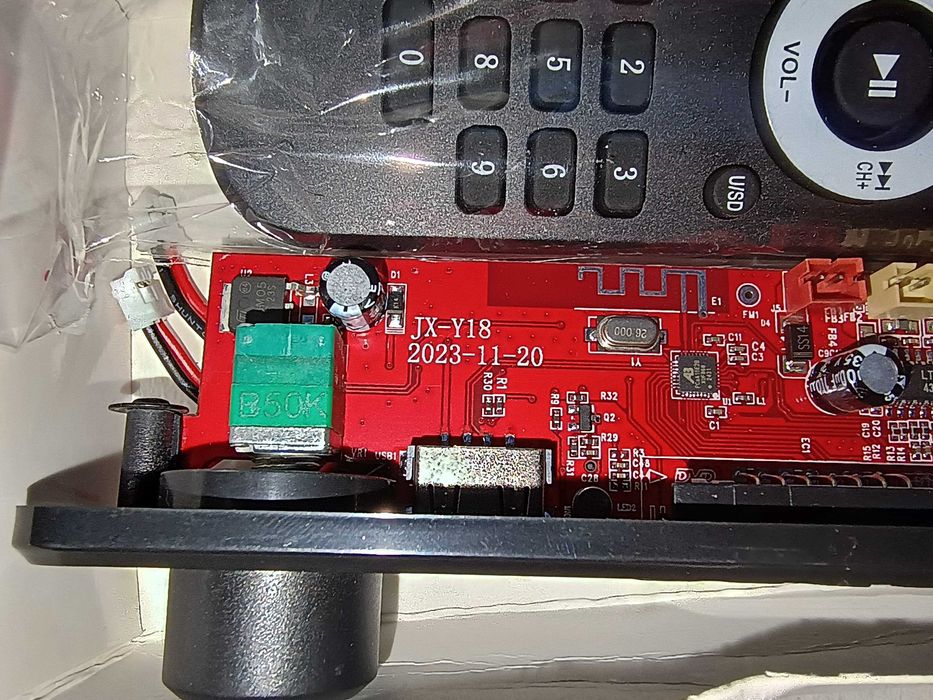 Wzmacniacz audio 2x40W 80W 12 24V stereo pilot JX- 818BT lub JX-Y18