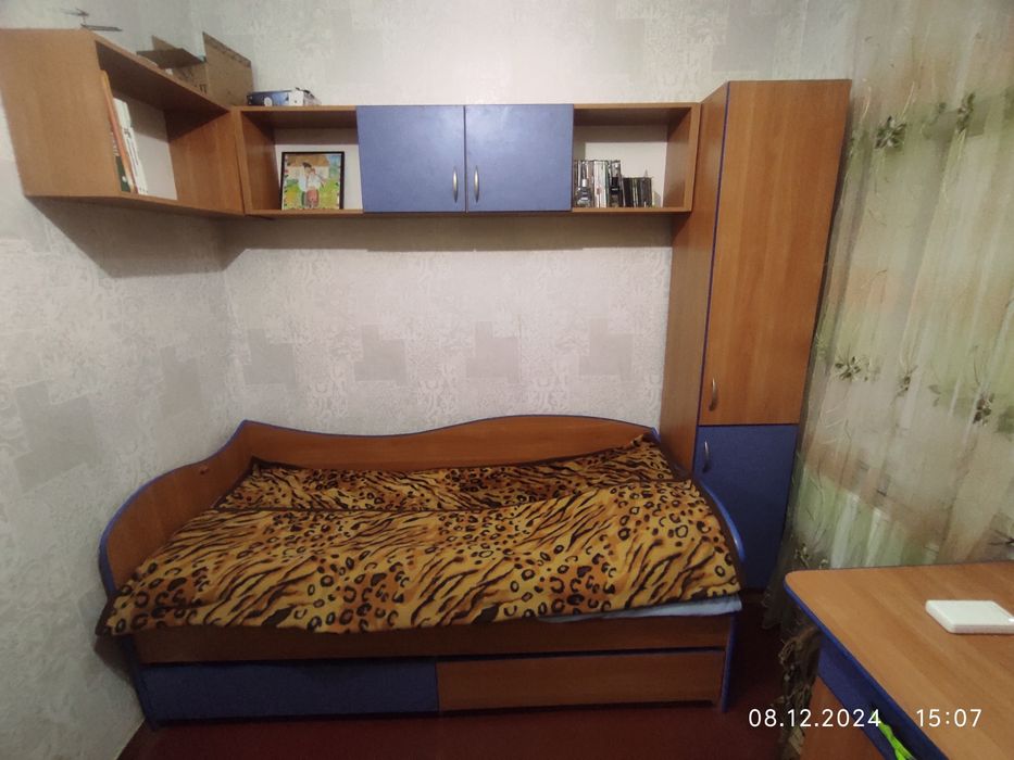 Продам спальний гарнітур