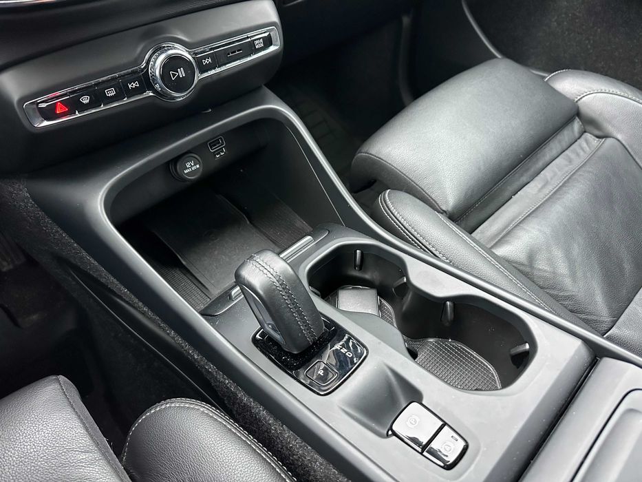 Volvo XC40 2020 Momentum Pro