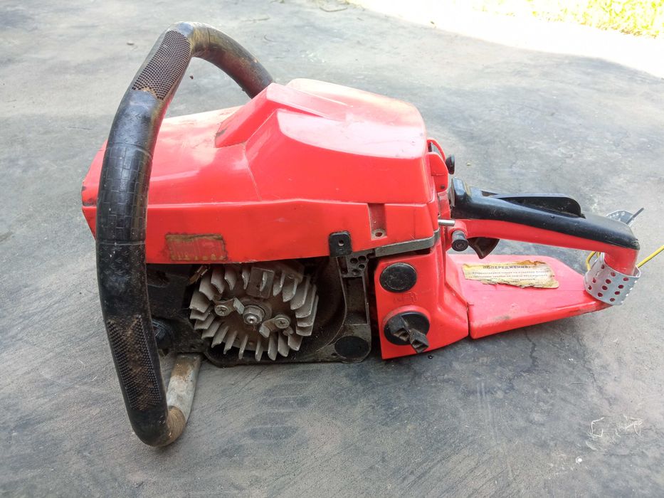 Бензопила в дуже доброму стані