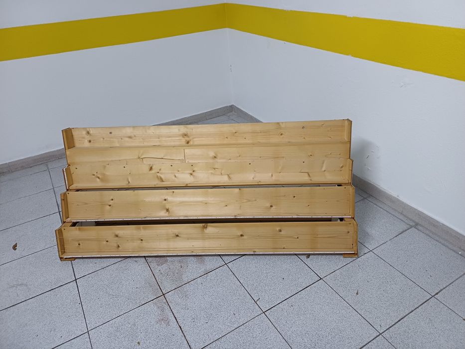 Expositor em madeira