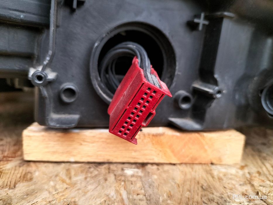 Audi A6 C7 11-14 Фара передняя левая ксенон неадаптивная 4G0941005C