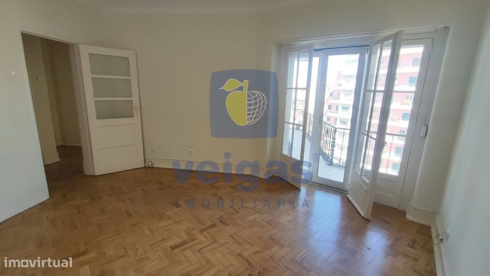 Apartamento T3+1 para arrendamento no Areeiro