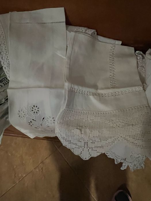 Vendo várias peças em linho em renda feita à mão