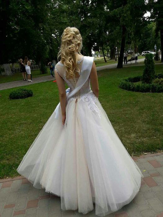 Плаття весільне та кардиган 42 р продам