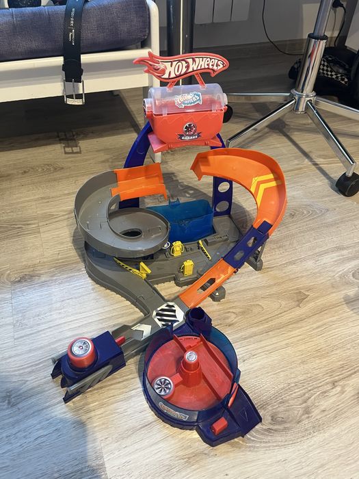 tory hotwheels mix