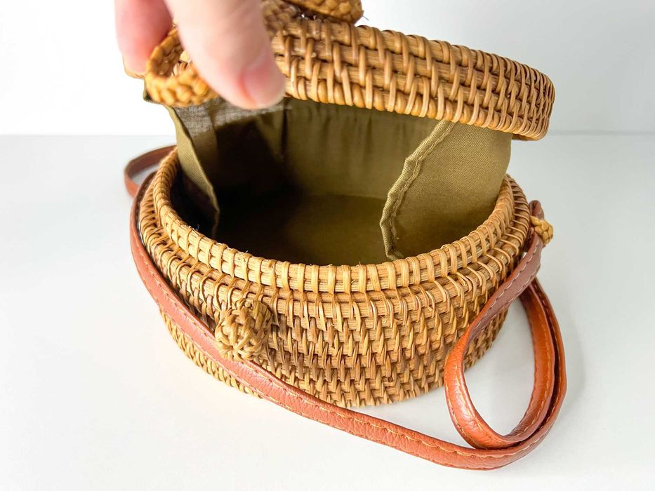 mala bolsa pochete redonda de palha verga