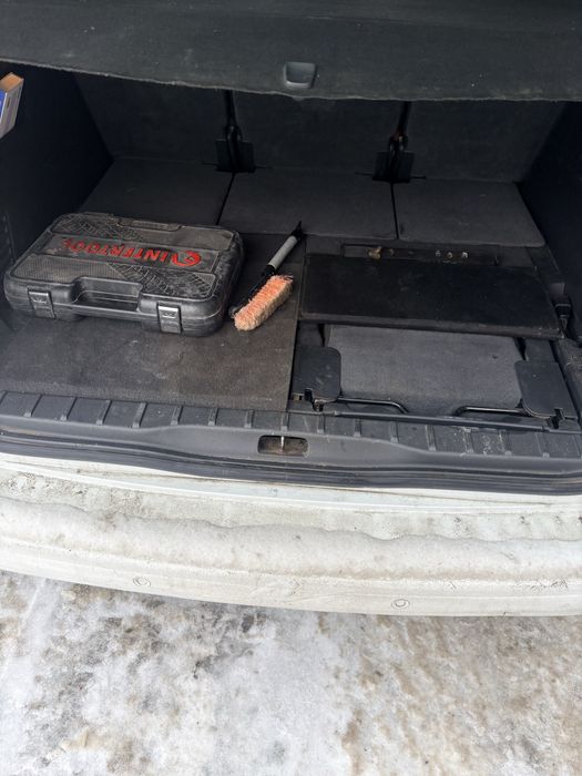 Peugeot 5008 2011 року