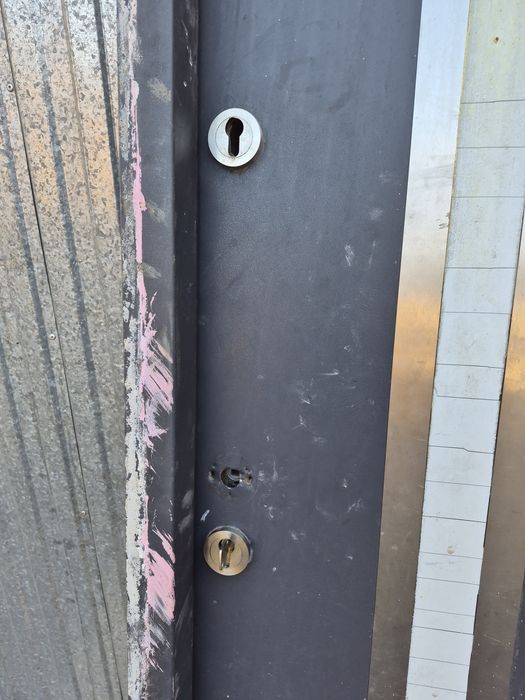 Drzwi zewnętrzne metalowe 100 lewe