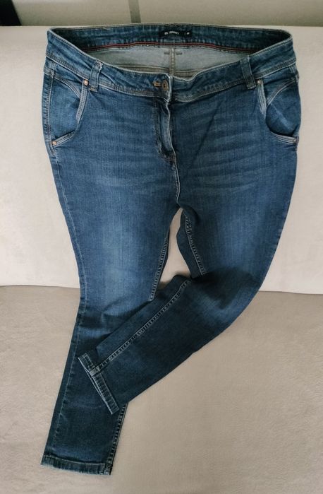 Damskie spodnie jeansowe od Monari