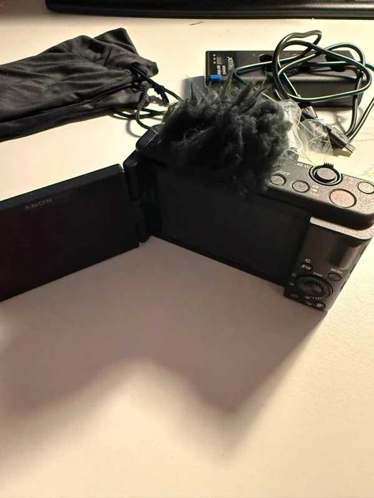 Máquina Fotográfica SONY ZV-1F