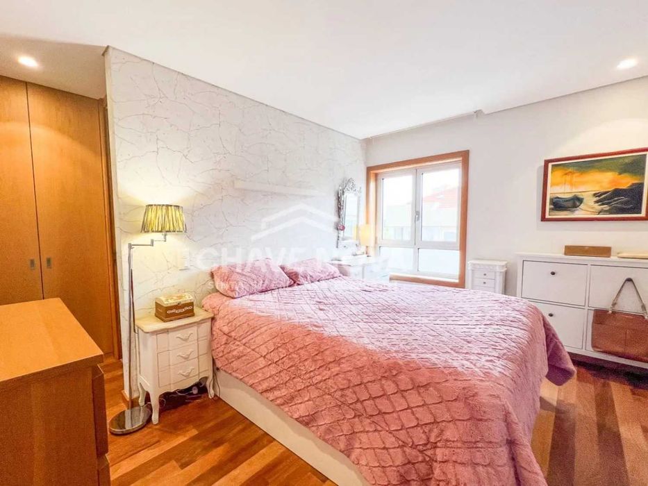 Apartamento T2 mobilado na Avenida da República