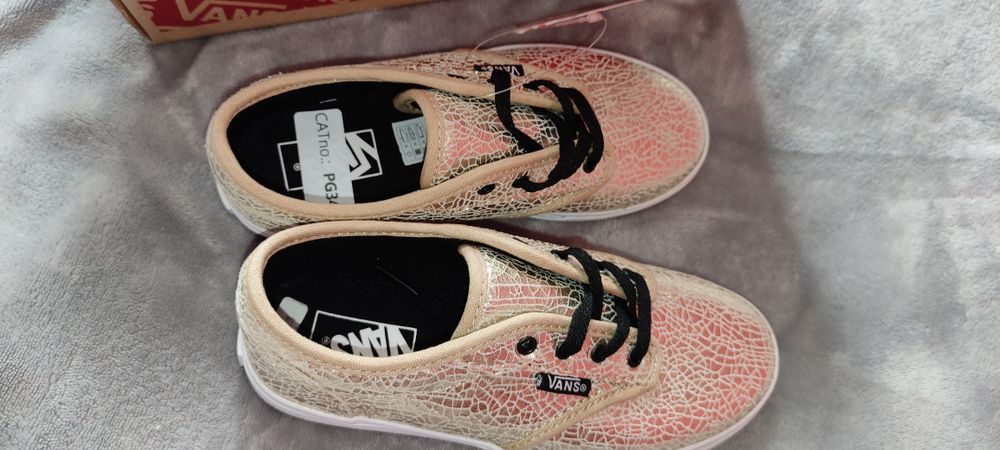 Детские Нові дитячі vans cracked leather cold розмір 31
