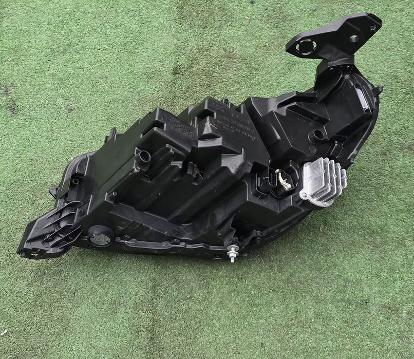 Farol/Ótica direita LED Opel Corsa F