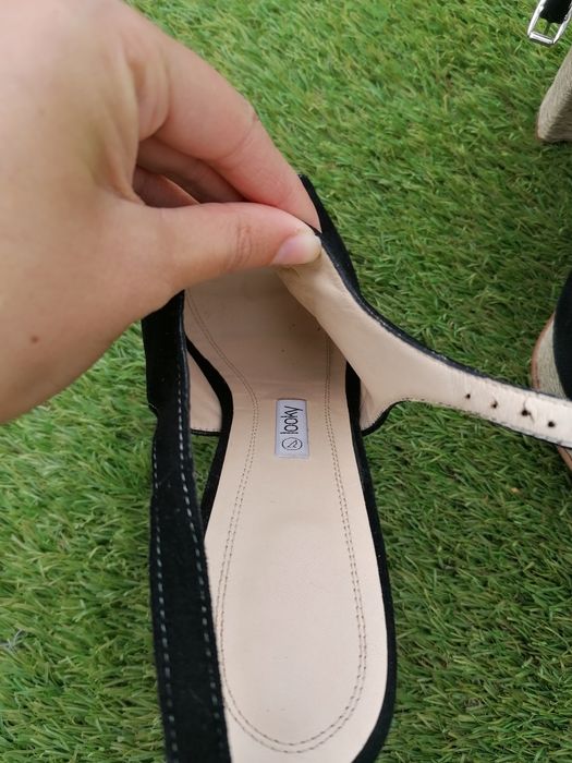 Sandália preta Looky