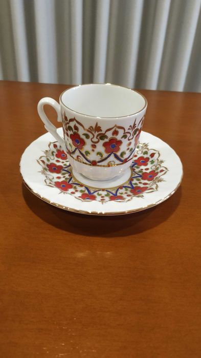 conjunto de chávenas em porcelana