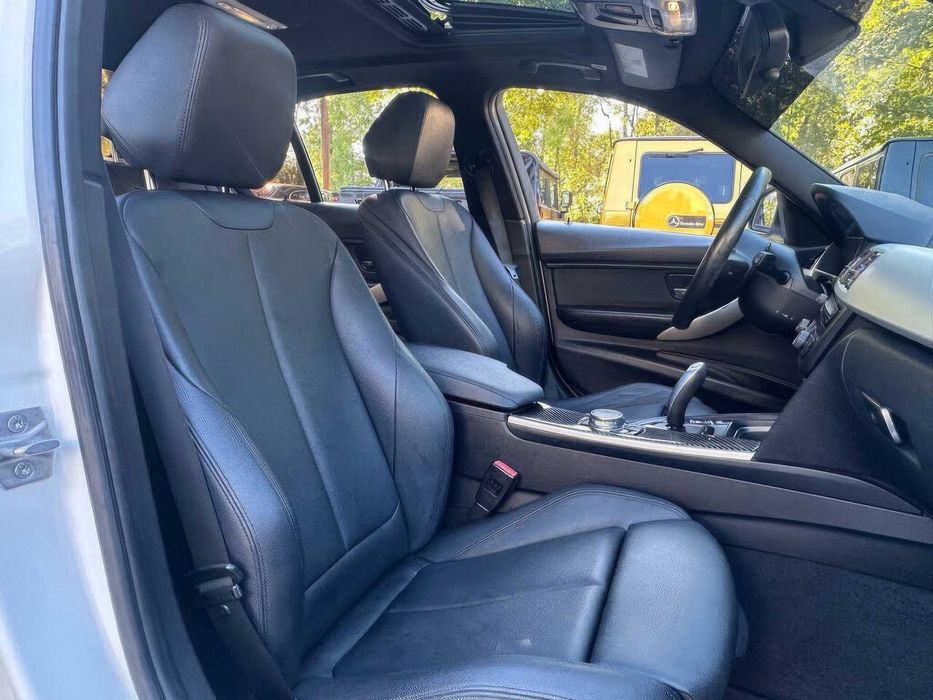 BMW 3 Series 320i      2015