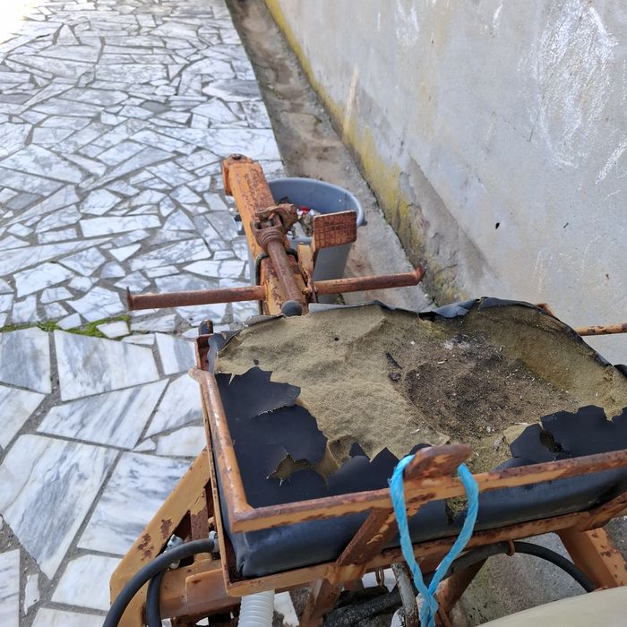 Reboque Cisterna Trator "varais" - 300 Litros