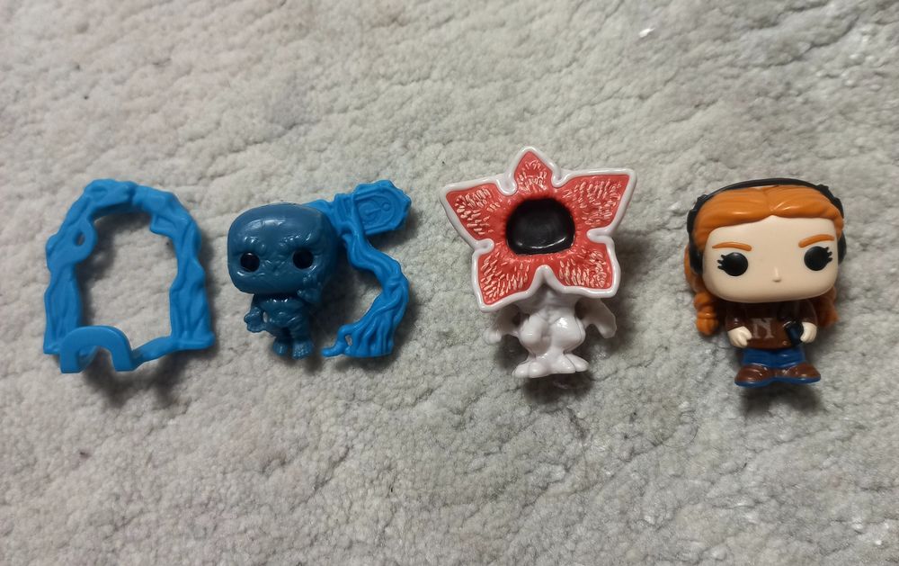 Фігурки кіндер Дуже дивні дива