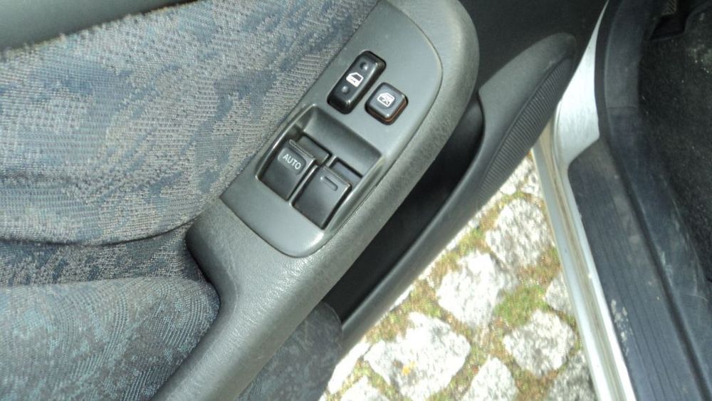 Toyota Corolla E11 1.4 3P 2001 - Para Peças
