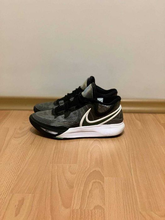 Nike Kyrie 8 Orca баскетбольні Кросівки