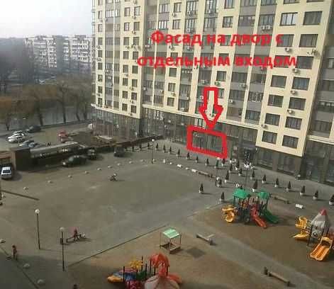 Фасадне приміщення 241 м кв у ЖК “Венеція”. Формат під ресторацію, пекарню або кафе