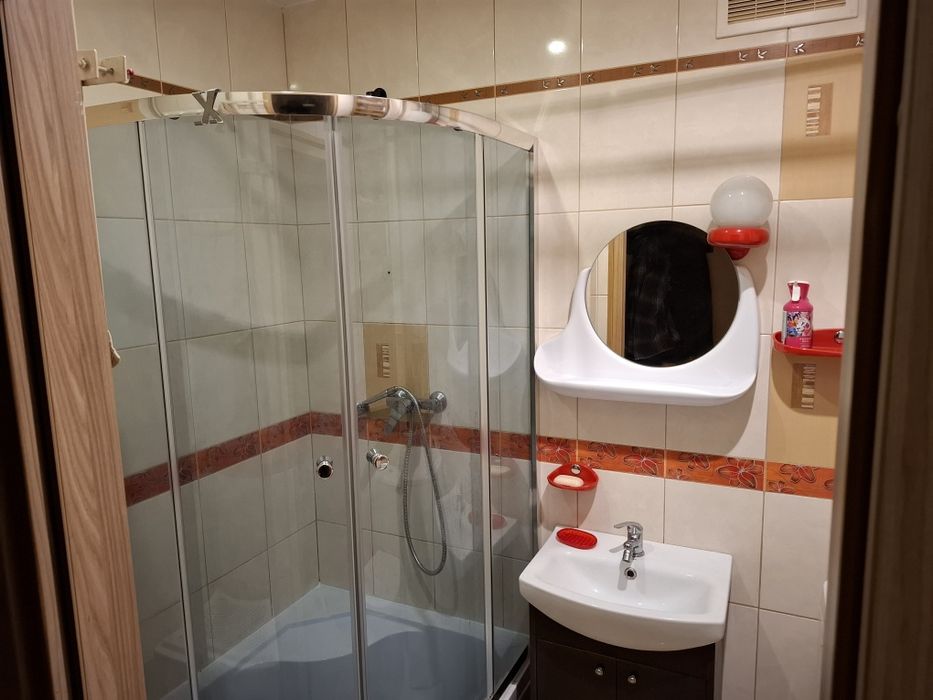 Pokój w mieszkaniu dwupokojowym  al. Racławickie