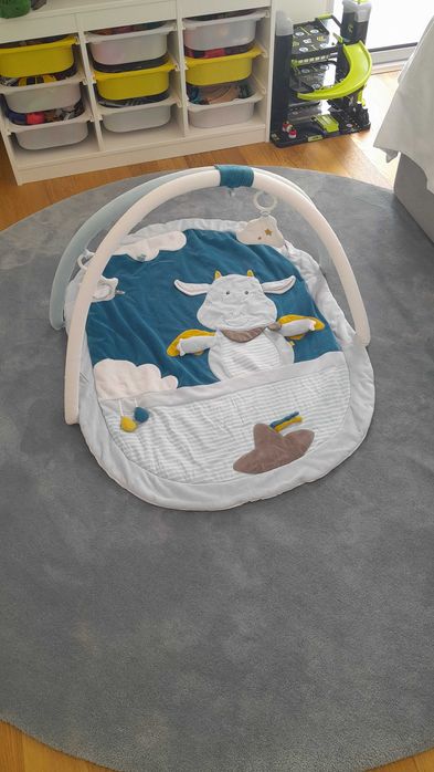 Tapete atividades bebé