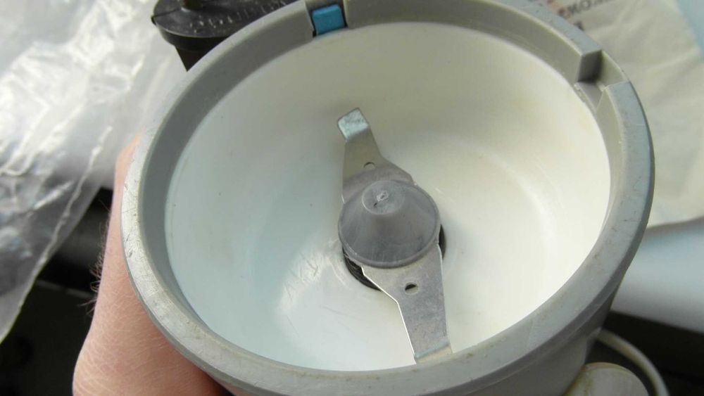 Młynek do kawy_solidny Retro gadżet epoka PRL _Nowy/nieużywany/sprawny