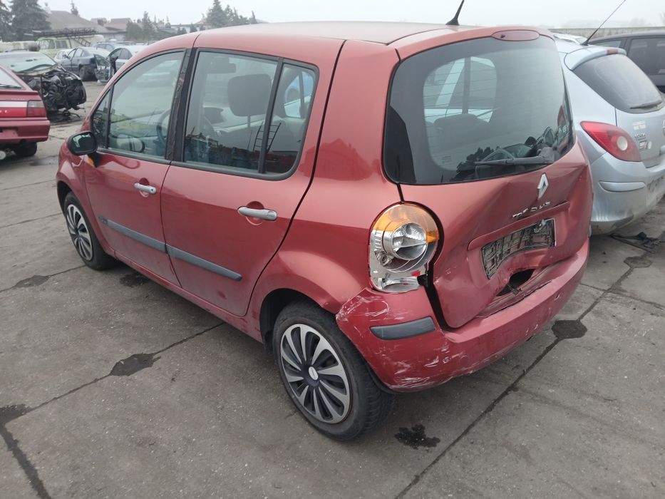 Renault modus 1.6 16v maska I inne