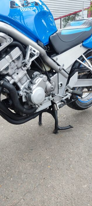 Honda CB-1 (NC27)