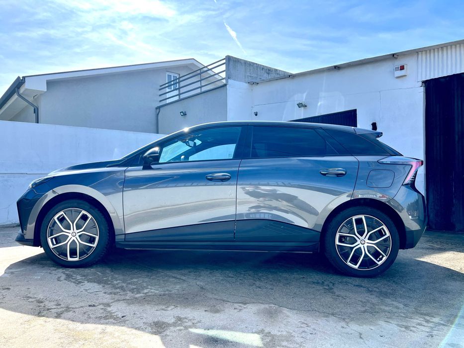 MG MG4 64 kWh Luxury