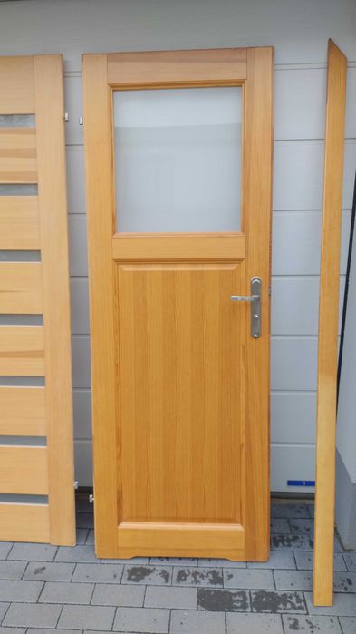 Drzwi wewnętrzne drewniane sosnowe