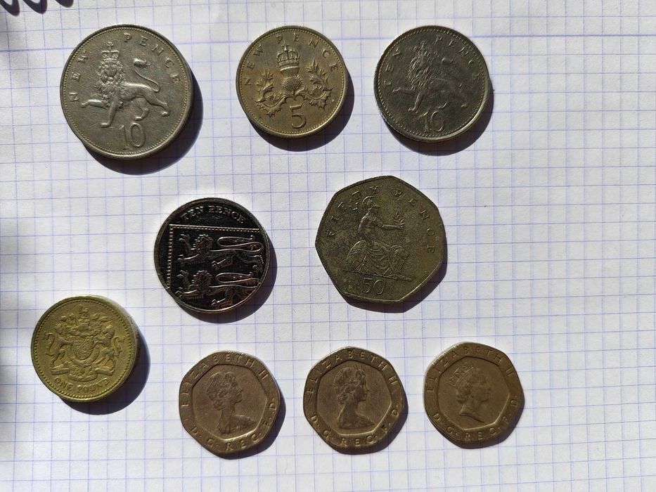 Lote de 39 moedas do Reino Unido (libras) , todas diferentes.