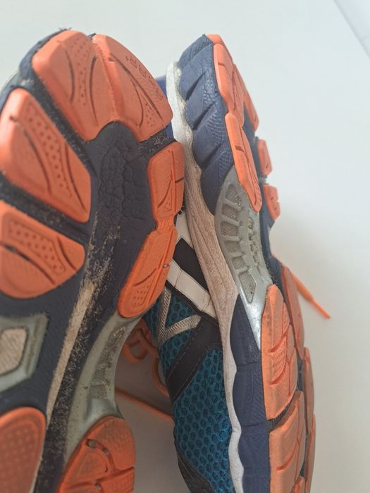 Buty do biegania asics 42