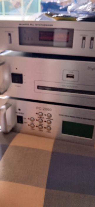 Betamax Sony usado e Amplificador + tuner novos com comando s