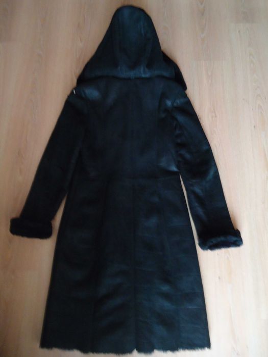 Тёплая натуральная фирменная дублёнка р. 44-46, состояние новой дёшево