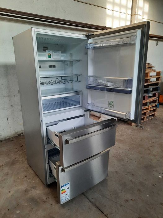 Frigorífico Beko Combinado com Dispensador de Água