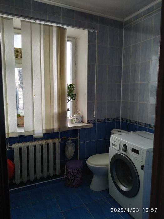 Продам 1/2 житлового будиноку.