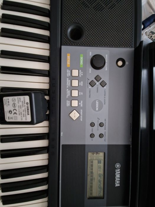 Keyboard Yamaha PSR-E233 | Stan idealny + zasilacz i pulpit