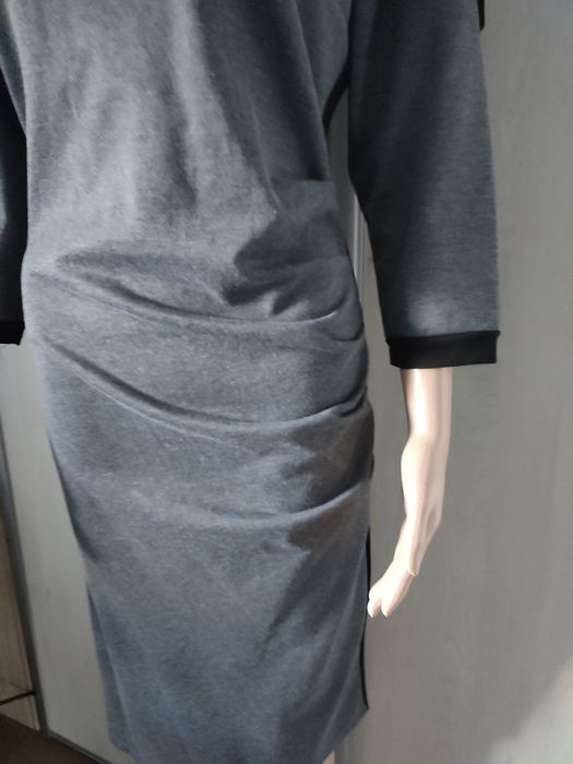 Sukienka damska szara z czarnymi wstawkami i kokardą, roz Xl