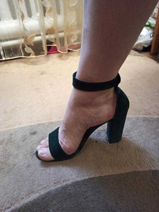 Замшеві темно-зелені босоніжки  40 р.