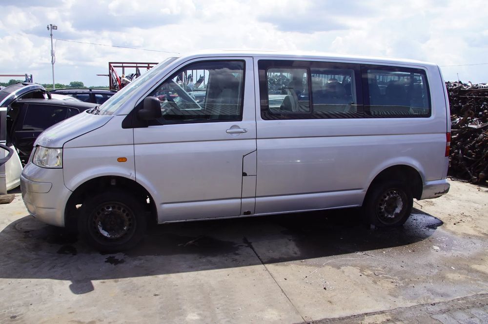 Auto na części 692324777 transporter T5 caravelle 1.9 TDI AXB skrzynia FJL lakier la7w ćwiartka drzwi zderzak maska lampa silnik skrzynia wtryskiwacz felga amortyzator fotele skup aut złomowanie kasacja szrot złomowisko skup aut