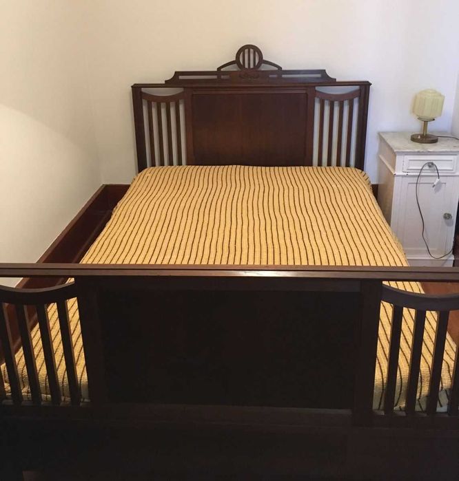 Cama antiga estilo Arte Deco