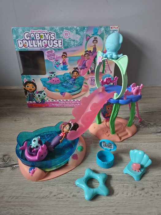 Zestaw Koci Domek Gabi basen z zjeżdżalnią