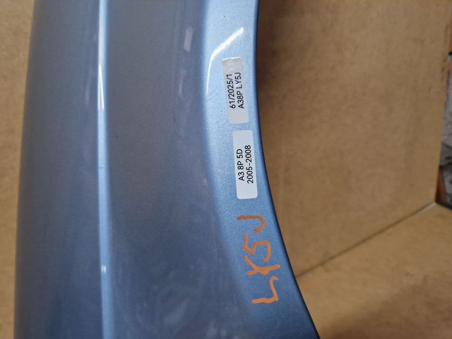 Audi a3 8P błotnik prawy przedni prawy przód LY5J