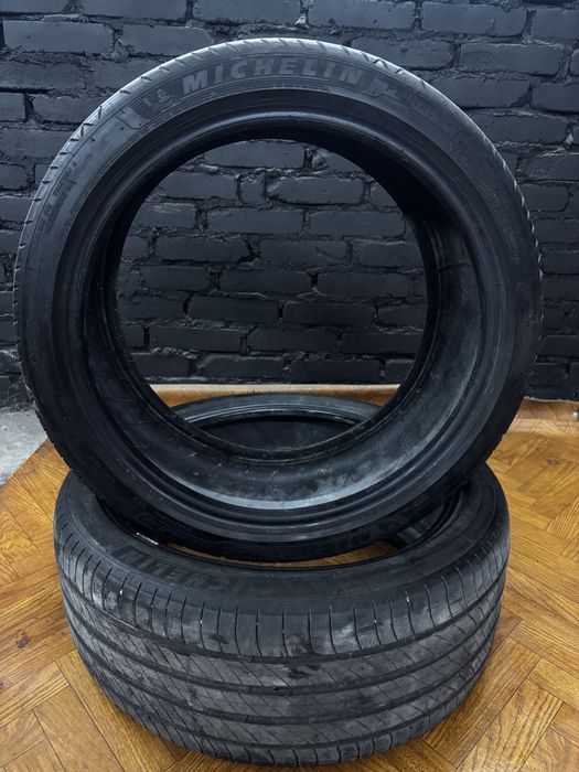 Michelin 235/40-19